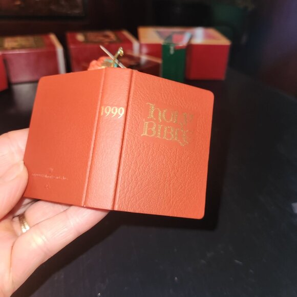 Hallmark Keepsake Ornament 1999 David & Goliath Favorite Bible Stories - Picture 6 of 6